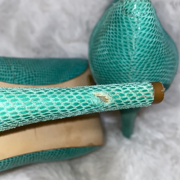 BCBGeneration Teal pumps size 10 - Picture 8 of 9